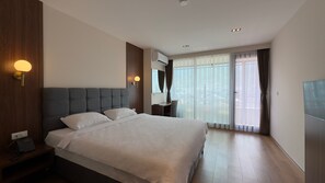 Deluxe Double Room, Balcony, Mountain View | Soundproofing, free WiFi - Semitronix Hotel (Pec)