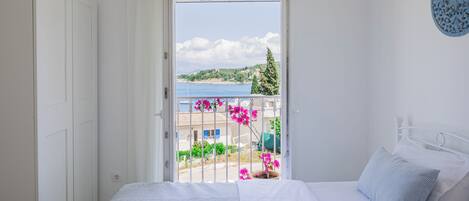 2 slaapkamers, een bureau, een strijkplank/strijkijzer, gratis wifi