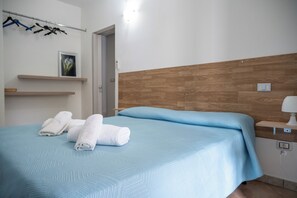 4 slaapkamers, een strijkplank/strijkijzer, gratis wifi, beddengoed
