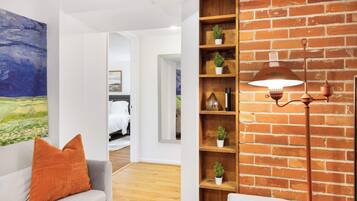 2 bedrooms, desk, iron/ironing board, WiFi