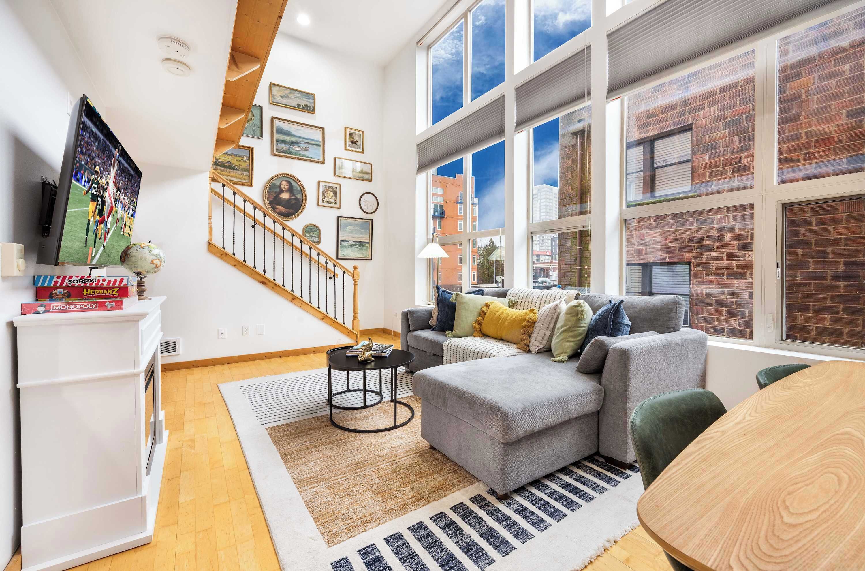 TV, fireplace, offices