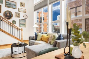 TV, fireplace, offices