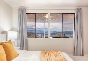 2 bedrooms, iron/ironing board, travel cot, WiFi