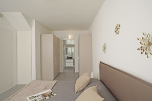 2 chambres, fer et planche à repasser, lit parapluie, Wi-Fi gratuit