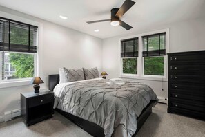 3 bedrooms, desk, iron/ironing board, WiFi