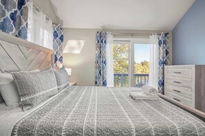 4 bedrooms, iron/ironing board, WiFi, bed sheets - Incredible Family Escape, Game Room, Waterfront! (Barnstable)