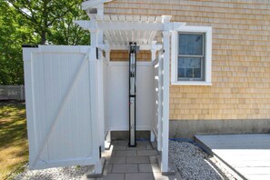 Property grounds - Incredible Family Escape, Game Room, Waterfront! (Barnstable)