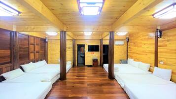Comfort Quadruple Room | Blackout curtains, iron/ironing board, free WiFi