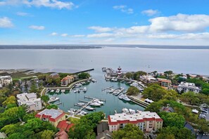 Marina - HarbourTown Retreat - Pool, Golf View, Walk to HT! (Hilton Head Island)