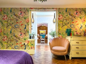 2 slaapkamers, een strijkplank/strijkijzer, gratis wifi, beddengoed