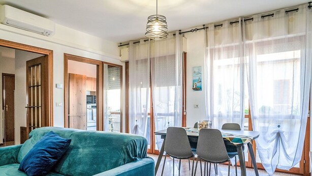 TV - Lovely apartment for 4 people with WIFI, A/C, TV, balcony and pets allowed (Giulianova)
