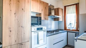 Microwave - Lovely apartment for 4 people with WIFI, A/C, TV, balcony and pets allowed (Giulianova)