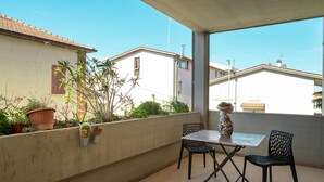 Outdoor dining - Lovely apartment for 4 people with WIFI, A/C, TV, balcony and pets allowed (Giulianova)