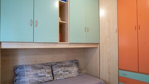 2 bedrooms, travel crib, WiFi (free) - Lovely apartment for 4 people with WIFI, A/C, TV, balcony and pets allowed (Giulianova)
