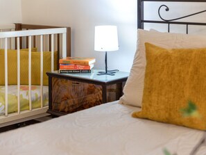 3 bedrooms, iron/ironing board, travel cot