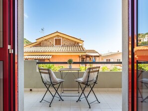 Property grounds - Lovely apartment for 4 guests with A/C, TV and balcony (Villasimius)