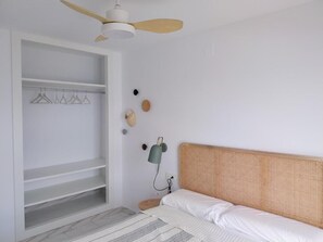3 chambres, fer et planche à repasser, Wi-Fi gratuit, draps fournis