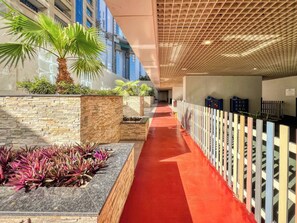 Property grounds - Stylish Marina Apartment | Steps to Palm Jumeirah (Dubai)