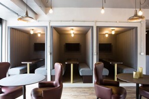 Siddeområde i lobbyen