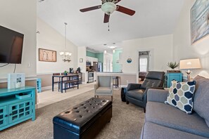 TV - 1 BR Condo with Water and golf Views! (Myrtle Beach)