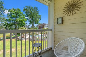 Property grounds - Sunny Riverwalk Escape | 1BR Condo on the Waterway & Golf Course (Myrtle Beach)