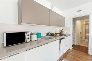 Standard Apartment, Multiple Bedrooms (Casa Clara) | Private kitchen
