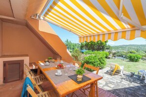 Outdoor dining - Casa Corsara (Santa Teresa di Gallura)