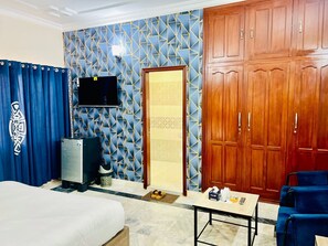 9 dormitorios, tabla de planchar con plancha, wifi y ropa de cama