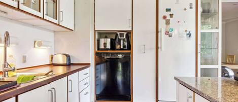 Apartment | Private kitchen | Fridge, microwave, oven, stovetop
