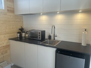 Fridge, oven, stovetop, toaster