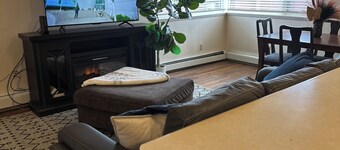 Tranquil 2-bedroom apartment with WiFi in Fairbanks