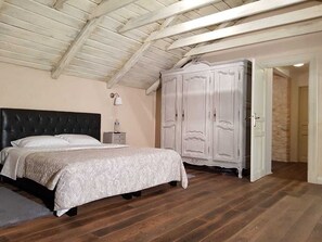 4 chambres, fer et planche à repasser, Wi-Fi, draps fournis