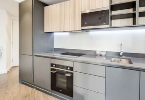 Cookware/dishes/utensils