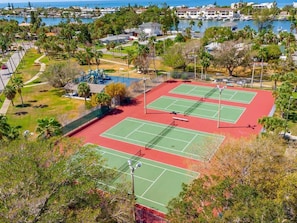 Sports court - Waterfront House & Private Dock | Heated Pool! (St. Pete Beach)