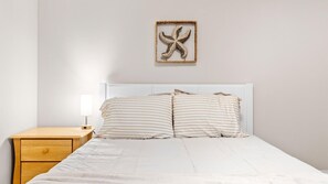 1 bedroom, iron/ironing board, WiFi, bed sheets - Modern 1BR w/ Ocean Views & Parking - OCNJ (Ocean City)