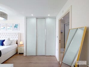 2 bedrooms, desk, iron/ironing board, travel crib