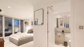 2 bedrooms, desk, iron/ironing board, travel cot