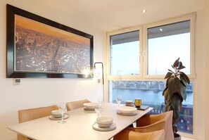 Dining - Deluxe Two Bed Apartment with River & City Views (London)