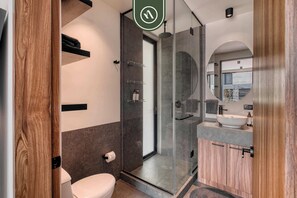 تجهيزات دش، مجففات شعر، مناشف