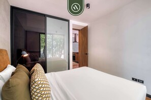 صورة غير مصنفة، 3 من 35، زرّ