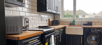 Fully Serviced Three Bed House in Durham