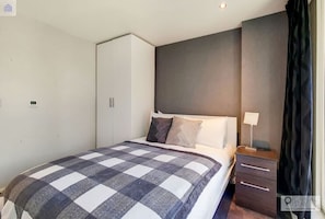 2 bedrooms, desk, iron/ironing board, travel cot