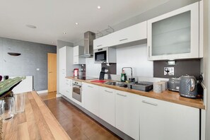 Fridge, microwave, oven, dishwasher