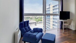 Unclassified image, 5 of 7, button - Standard Ensuite Room (London)