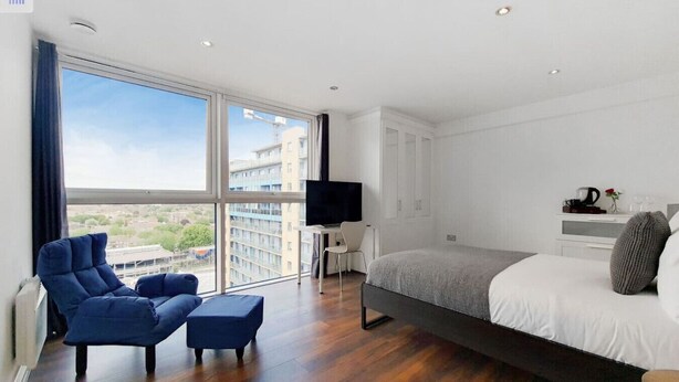 Unclassified image, 1 of 7, button - Standard Ensuite Room (London)