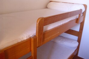 2 bedrooms
