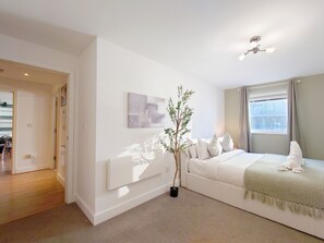 2 bedrooms, desk, iron/ironing board, travel crib