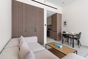 TV, offices - Bright studio in Arjan with pool gym and parking (Dubai)
