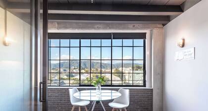 Cozy Studio - Private Balcony, Bath and Tub