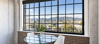 Petone Studio Stay | Balcony + Bath and Tub